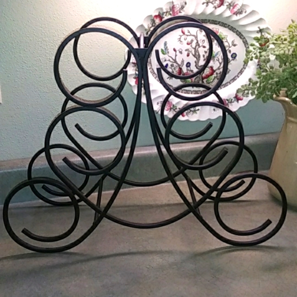Metal wine rack, VGUC